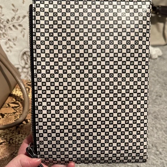 Michael Kors Black and White Geometric Clutch - Picture 4 of 6